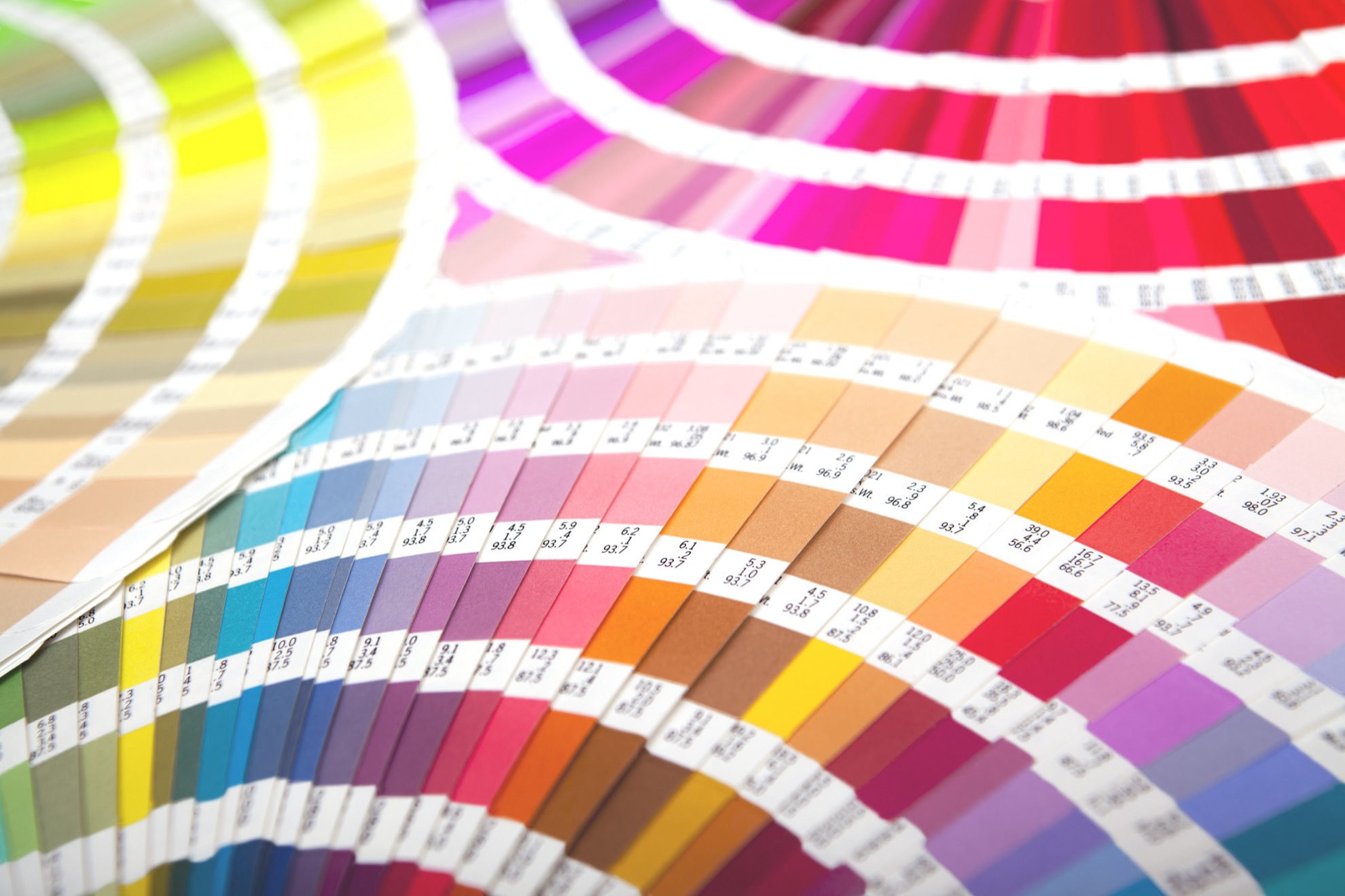 色彩心理:配色デザインと空間への応用